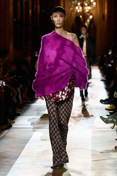 Look 29